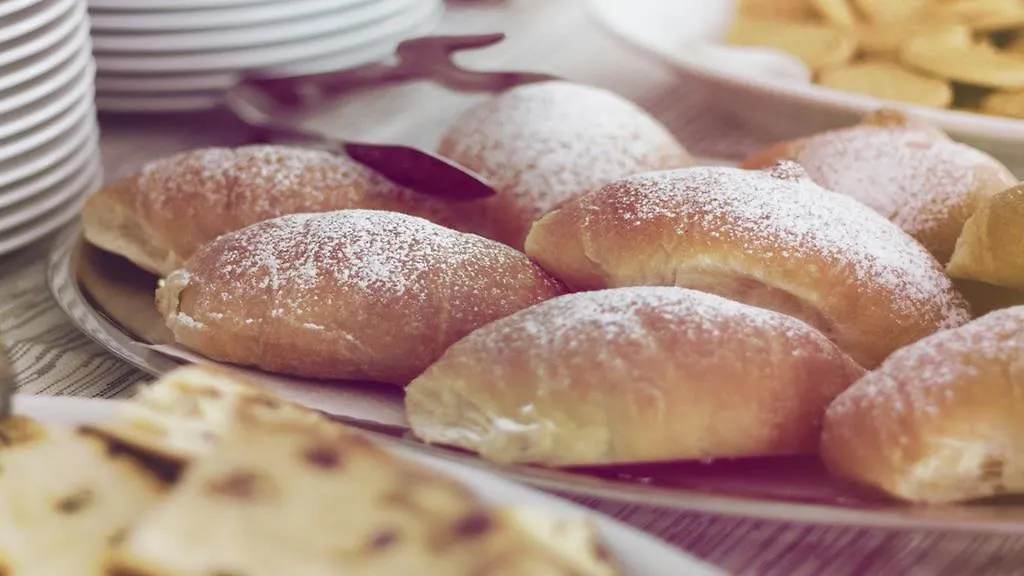 ***  Hotel Aria di Mare - Bed&Brunch in centro a Riccione Italia