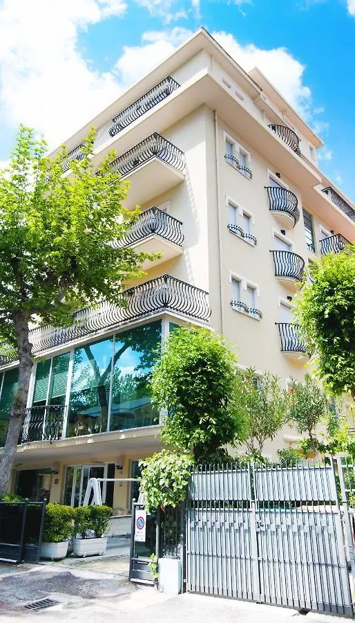 Hotel Aria di Mare - Bed&Brunch in centro a Riccione