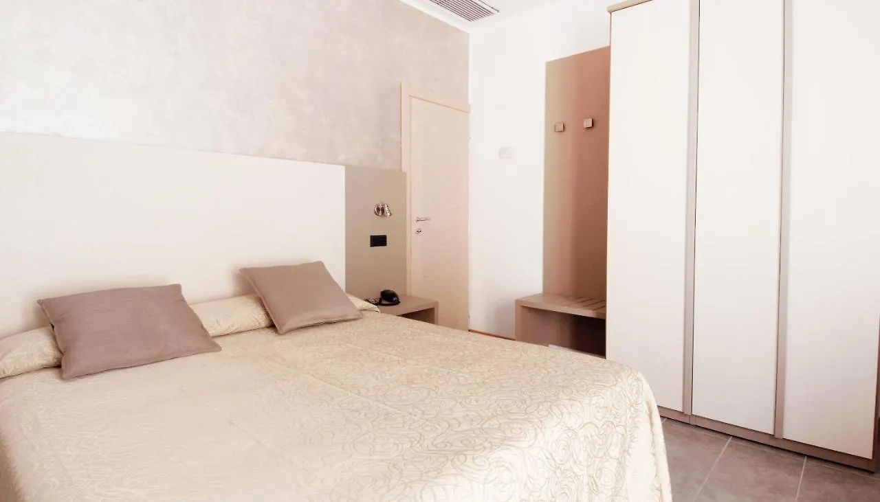 Hotel Aria Di Mare - Bed & Brunch In Centro A Riccione